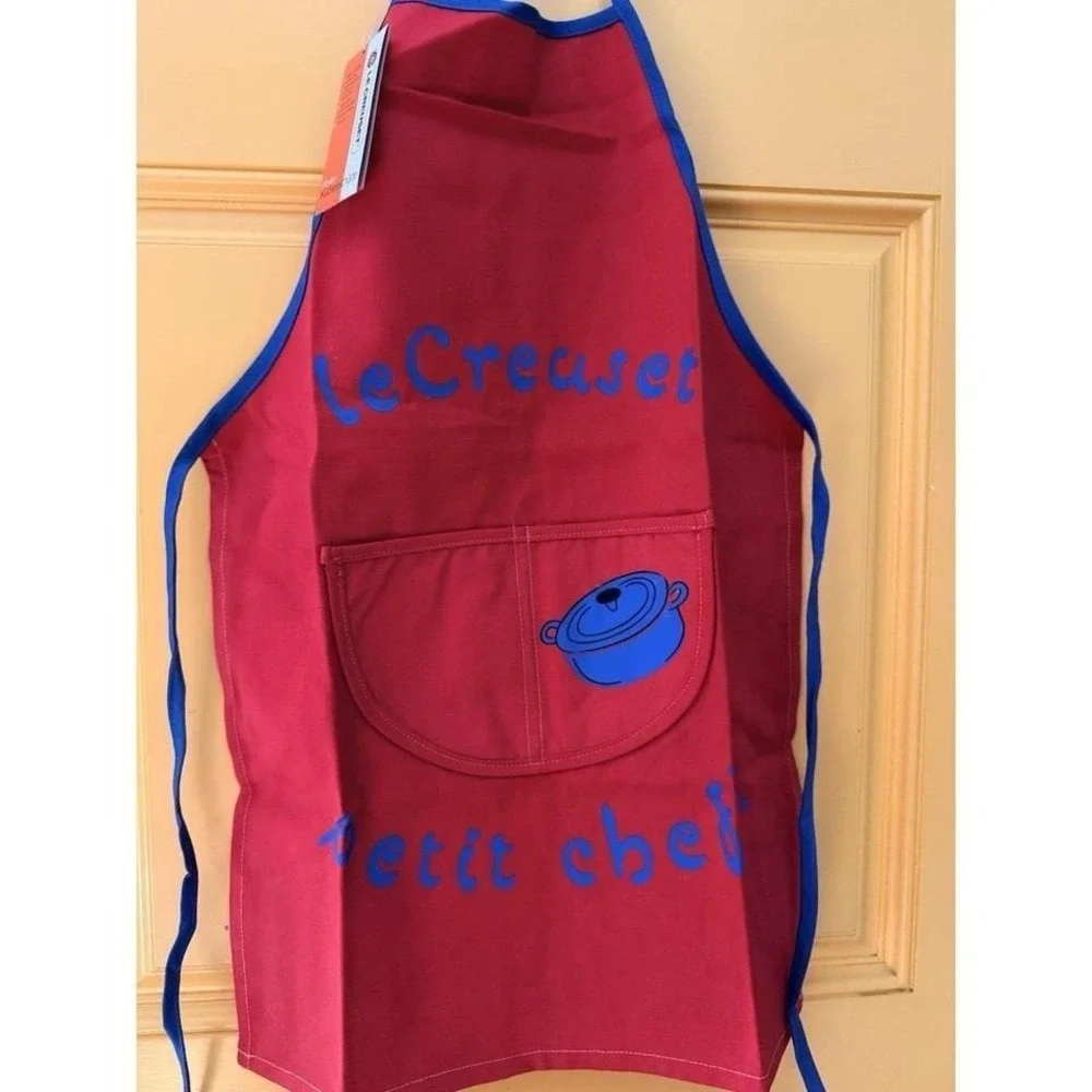Le Creuset Kids Junior Apron Red Little Chef Petit Adjustable One Size NWT Rare